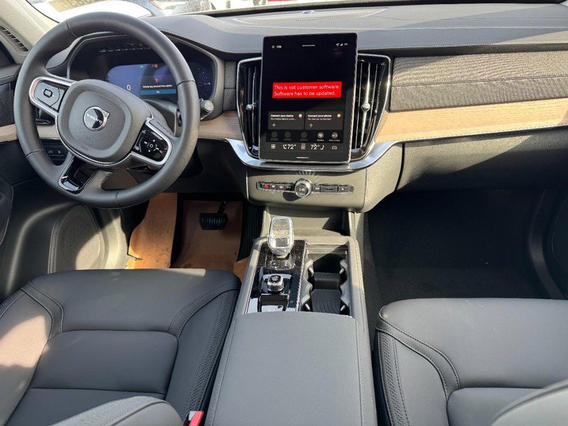 New 2026 Volvo XC90 T8 Plus w/ Protection Package Premier image 6