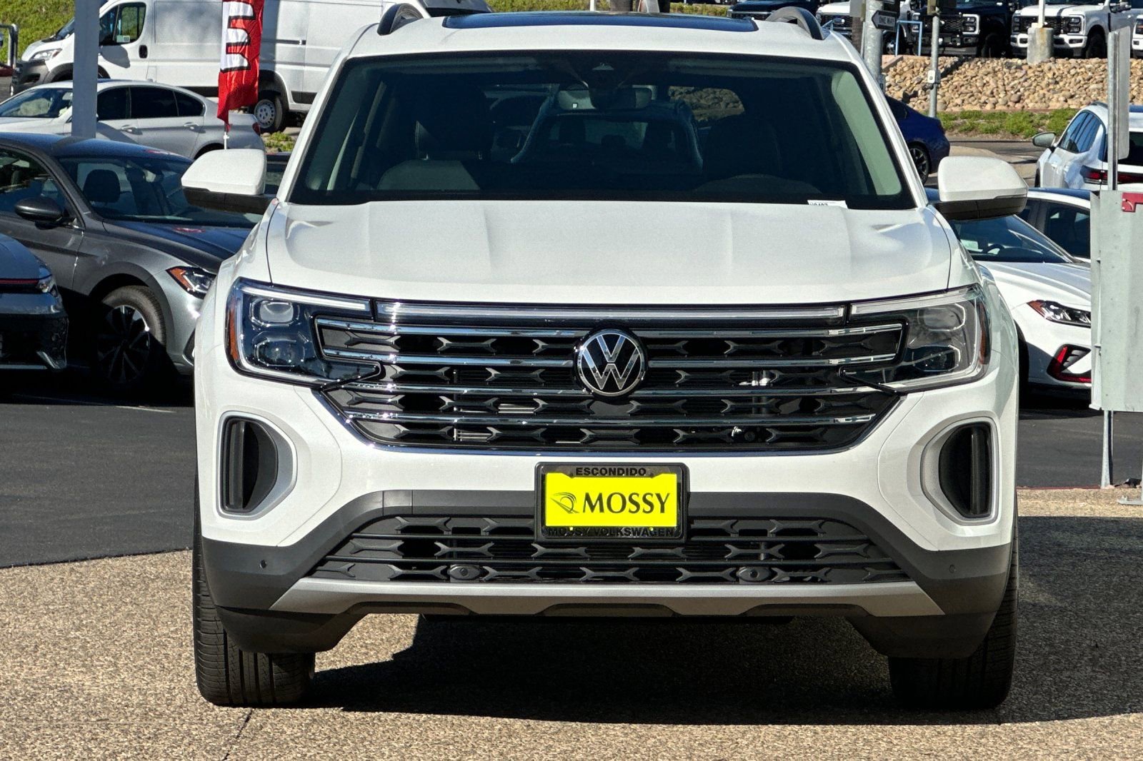 New 2026 Volkswagen Atlas SE image 8