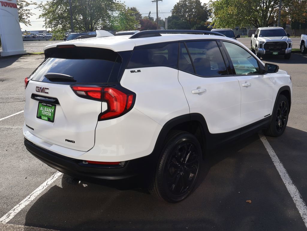 Used 2020 GMC Terrain SLE w/ Elevation Edition image 8