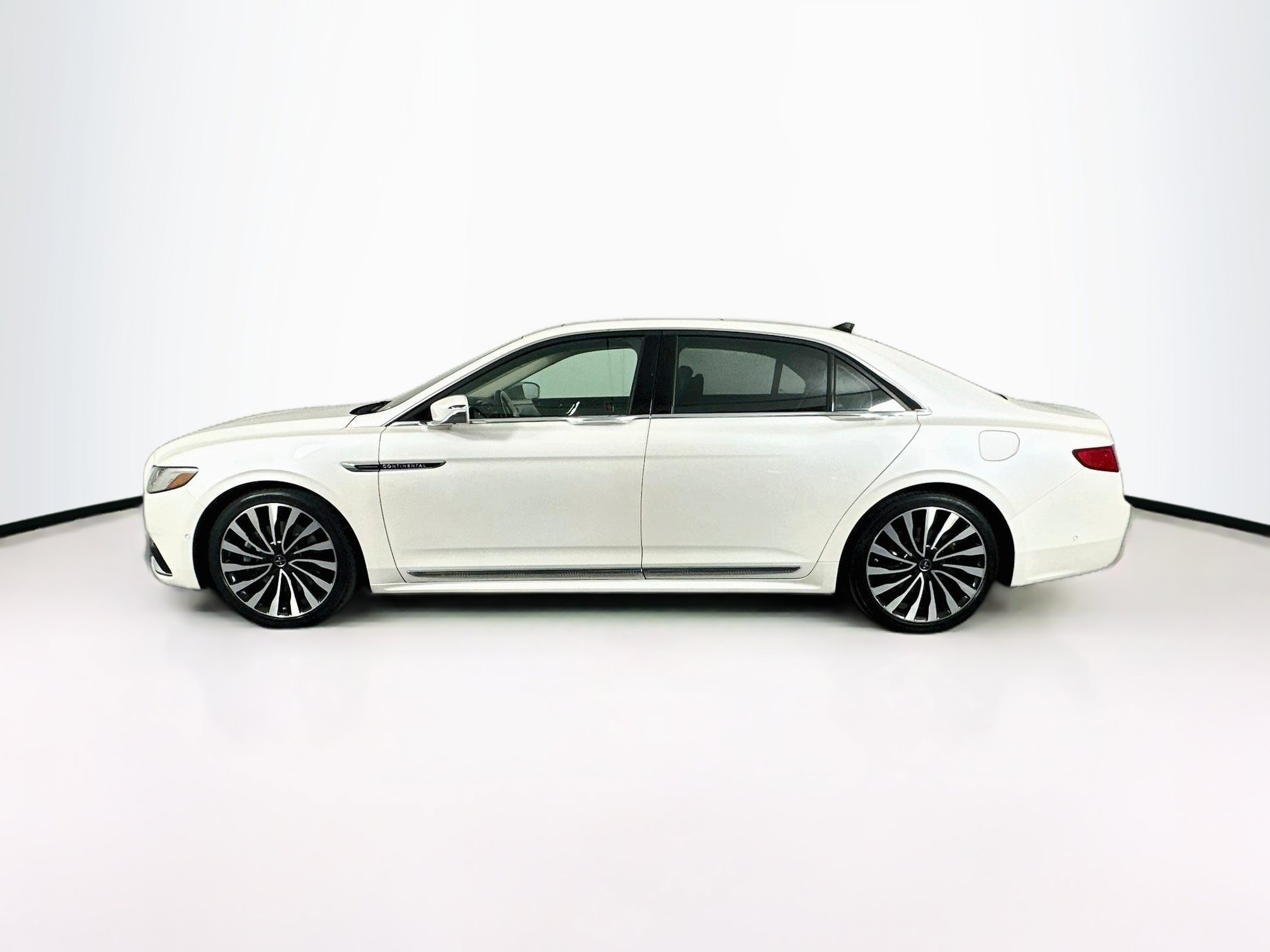 Used 2018 Lincoln Continental Black Label AWD/4WD image 4