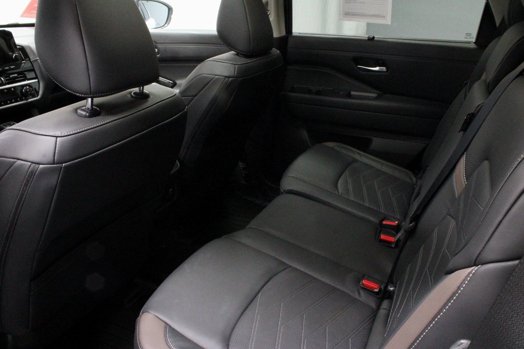 Certified 2025 Nissan Pathfinder Platinum w/ Cargo Package image 23