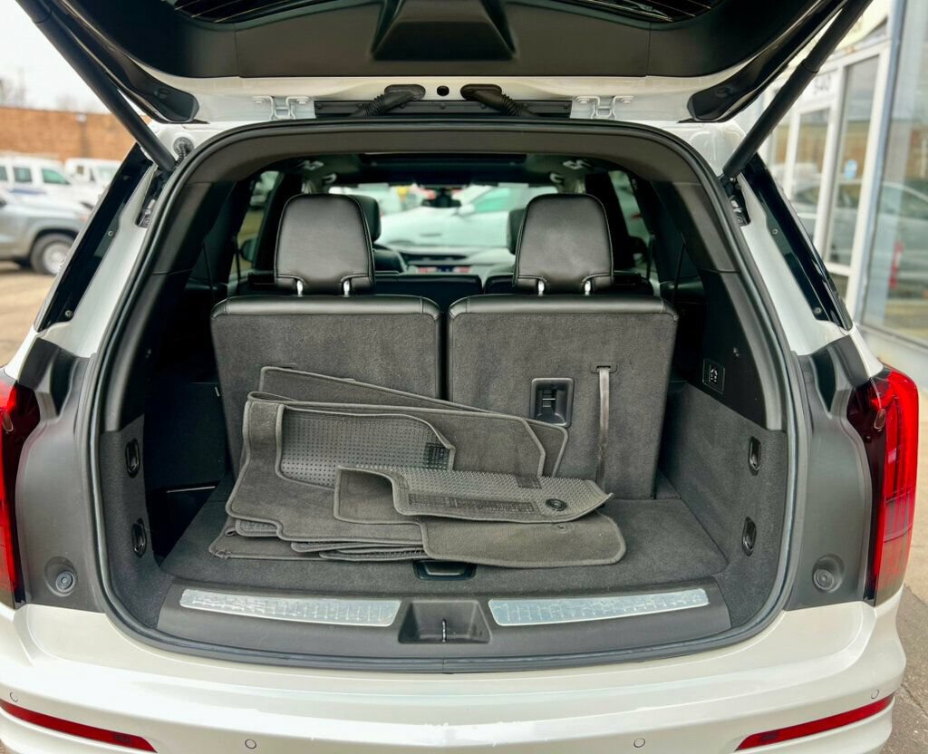 Used 2022 Cadillac XT6 Luxury FWD image 7