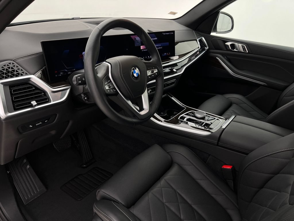 Used 2024 BMW X5 xDrive40i AWD/4WD image 12