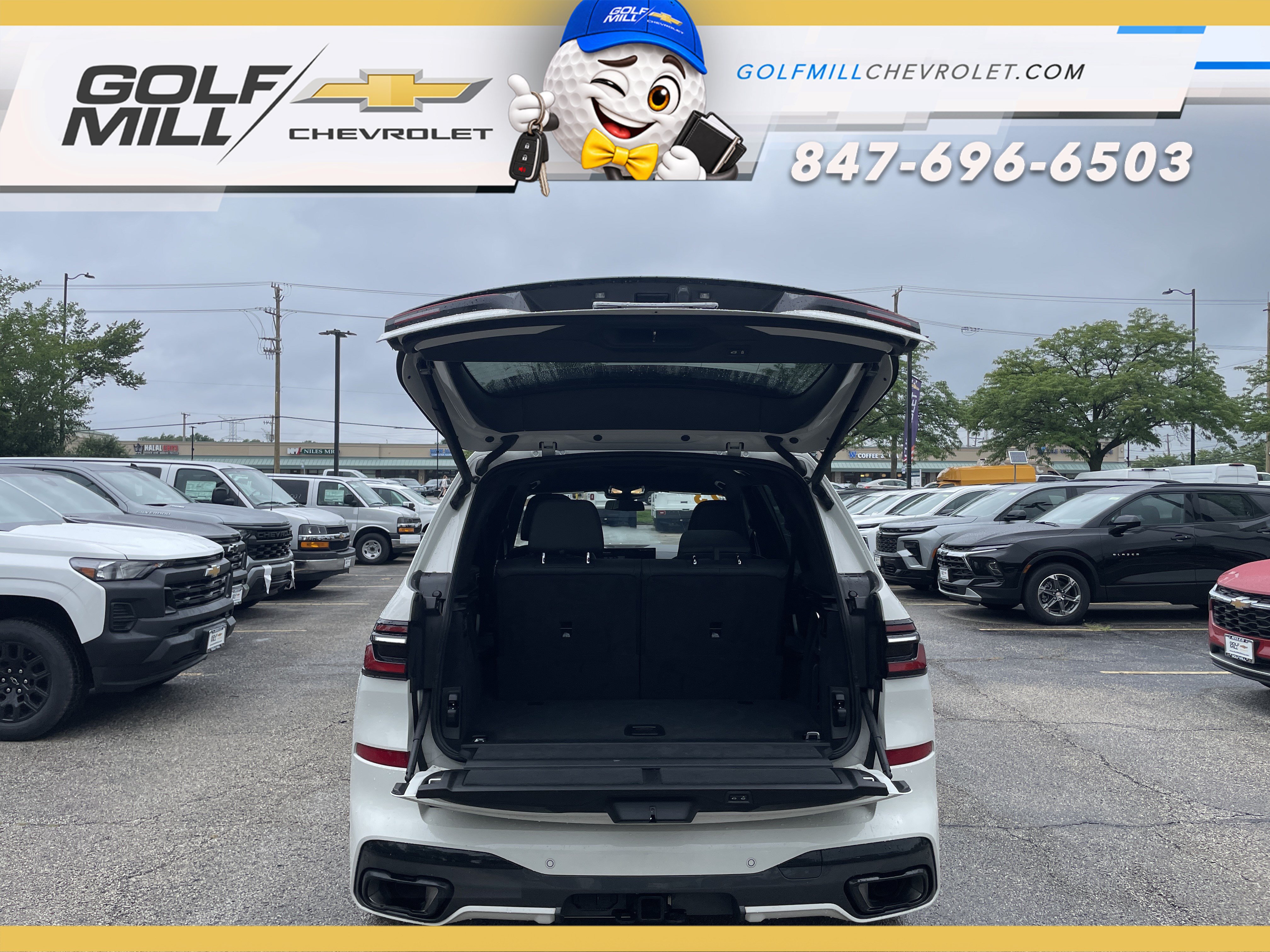 Used 2023 BMW X7 xDrive40i w/ M Sport Package AWD/4WD image 12