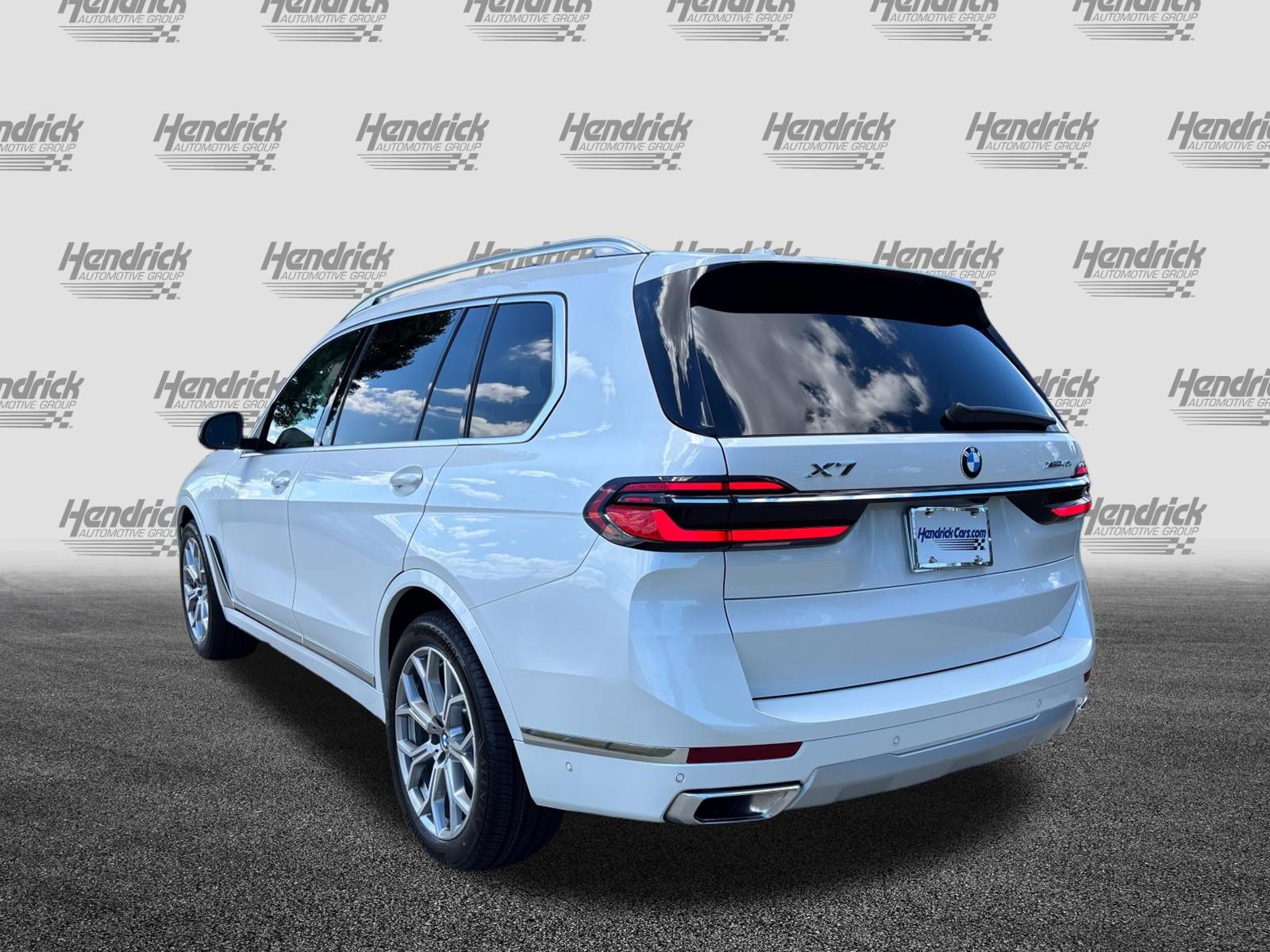 Certified 2025 BMW X7 xDrive40i AWD/4WD image 8