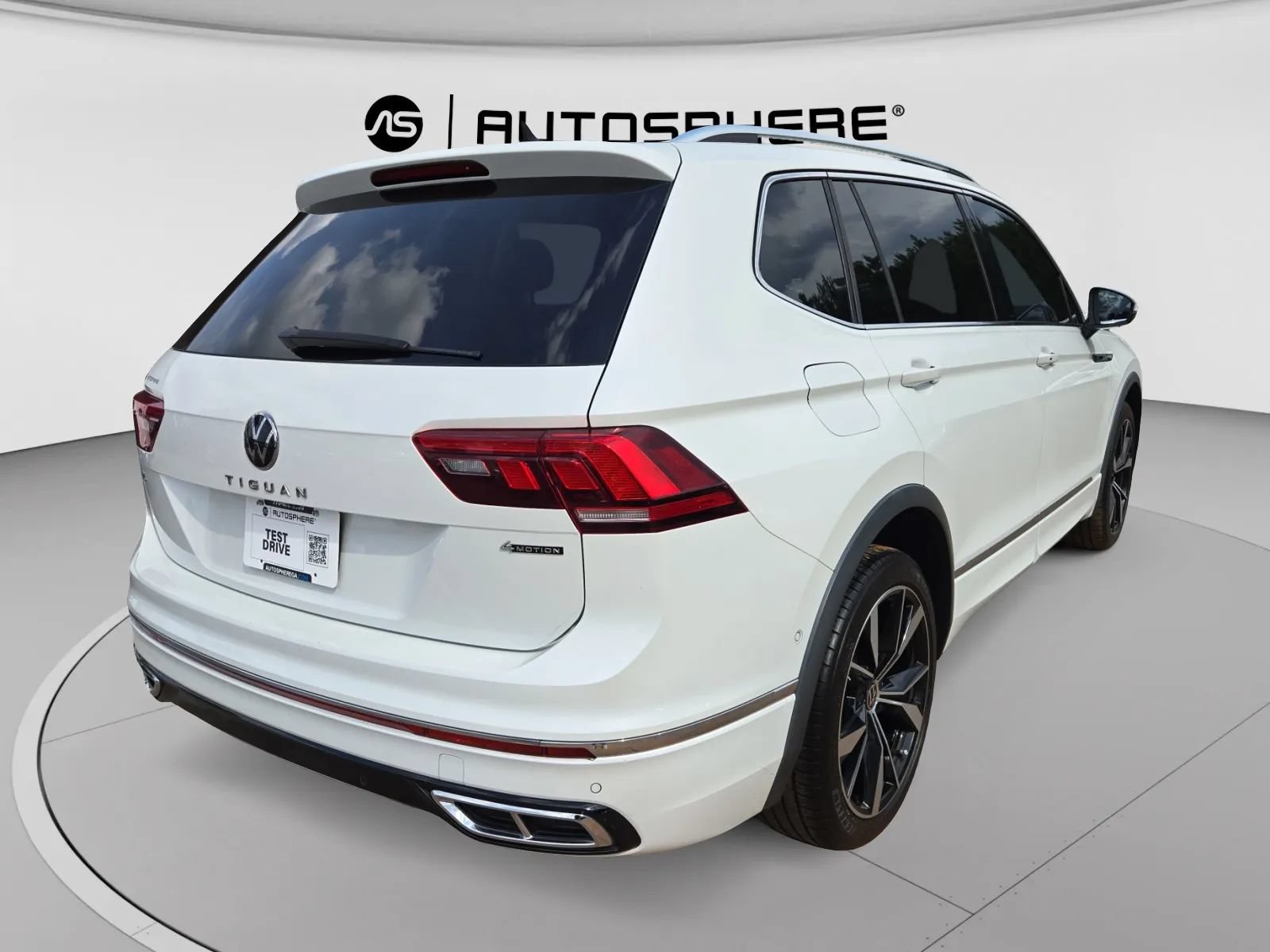 Used 2022 Volkswagen Tiguan SEL R-Line AWD/4WD image 8