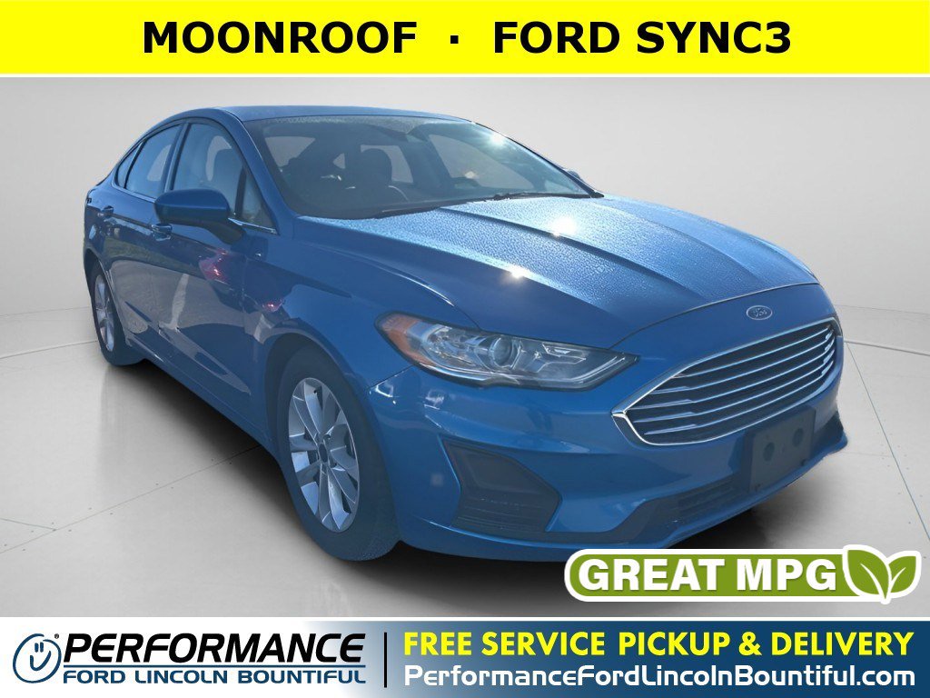 Used 2020 Ford Fusion SE image 1