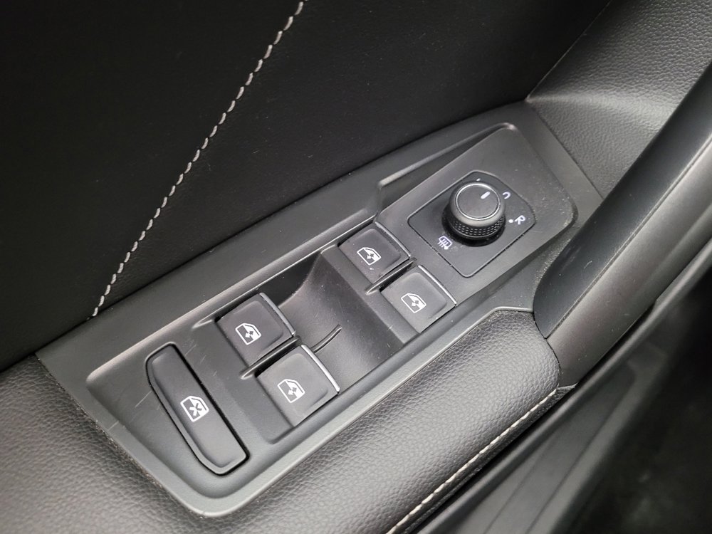 Used 2024 Volkswagen Tiguan SE image 27