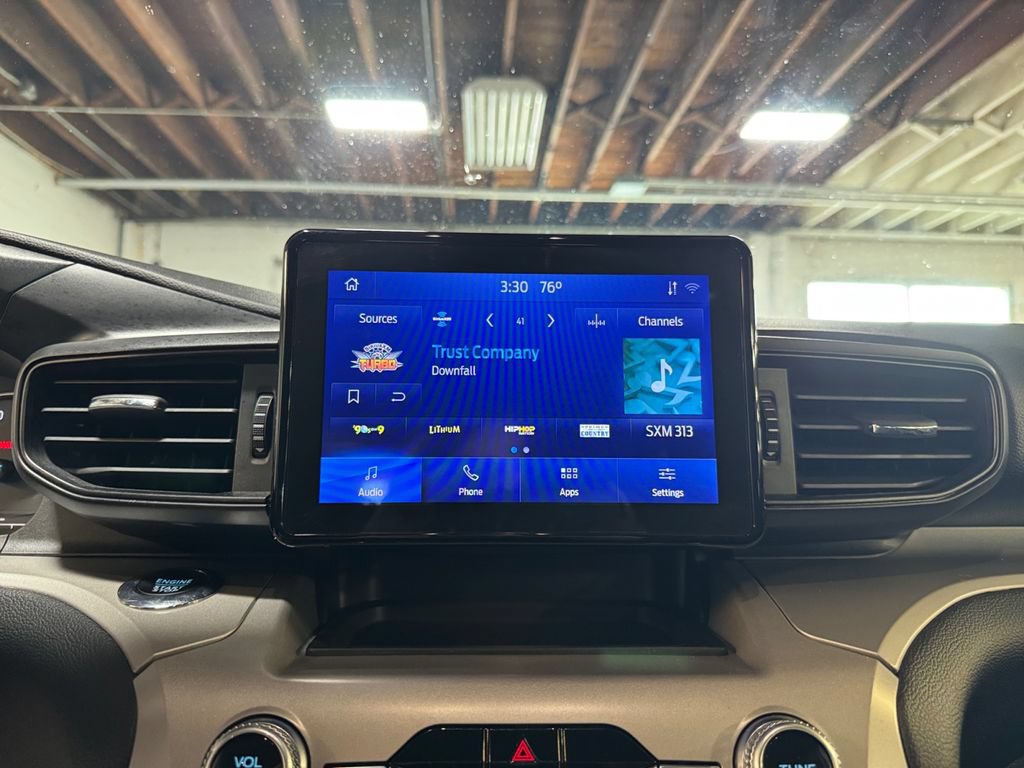 Used 2023 Ford Explorer XLT AWD/4WD image 17