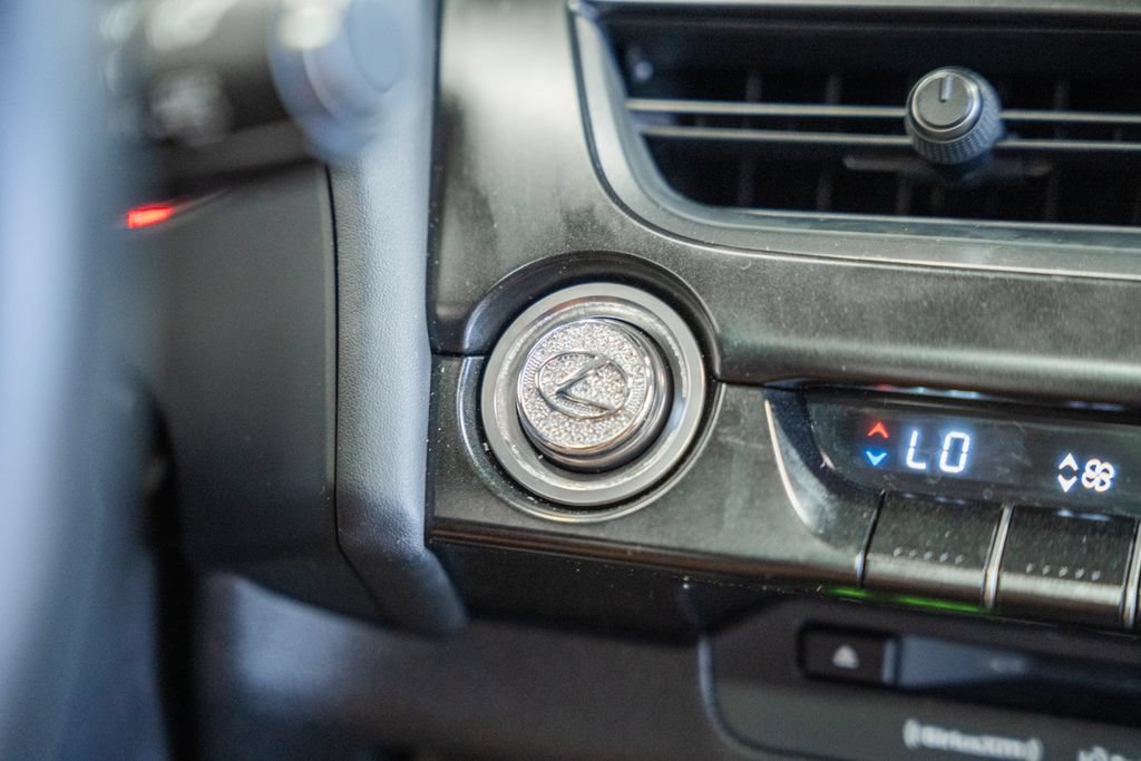 Used 2019 Lexus UX 200 w/ Premium Package FWD image 27