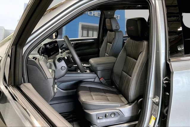 New 2026 Chevrolet Suburban High Country w/ Sun And Tow Package AWD/4WD image 9