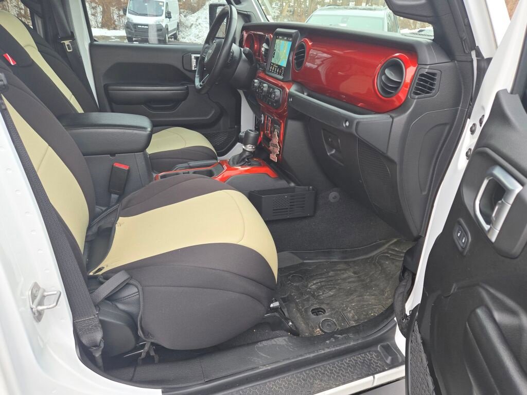Used 2021 Jeep Gladiator Sport image 4