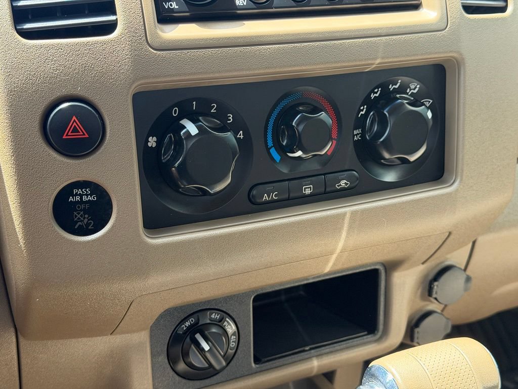 Used 2007 Nissan Frontier SE w/ Power Pkg AWD/4WD image 13