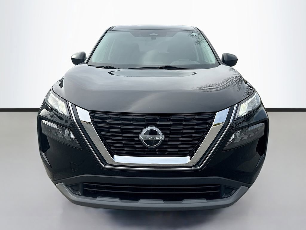 Used 2023 Nissan Rogue S image 2