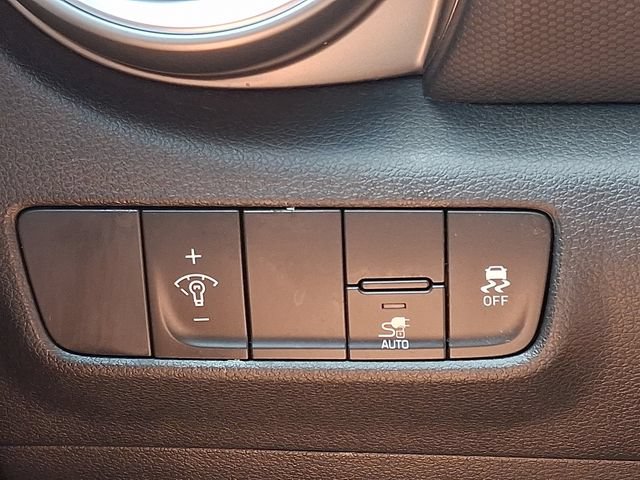 Used 2023 Hyundai Kona SE FWD image 25