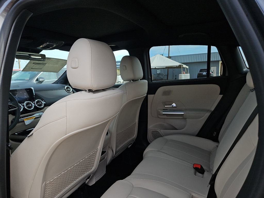 New 2026 Mercedes-Benz GLA 250 image 16