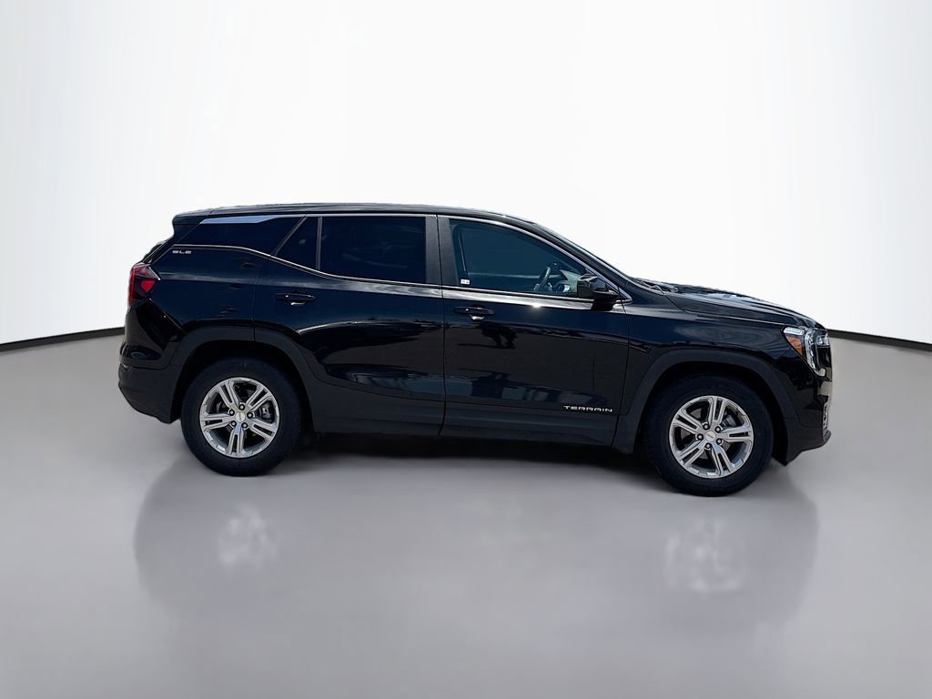 Used 2024 GMC Terrain SLE FWD image 8