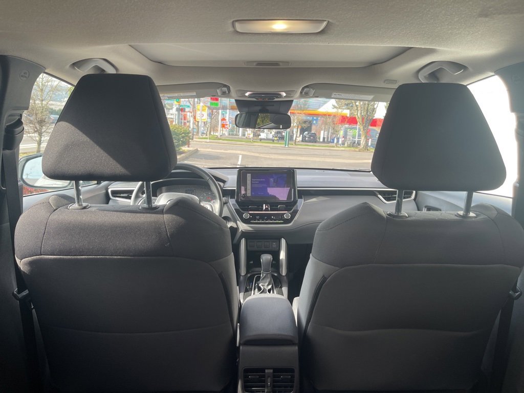 Used 2025 Toyota Corolla Cross LE w/ Moonroof Package image 11