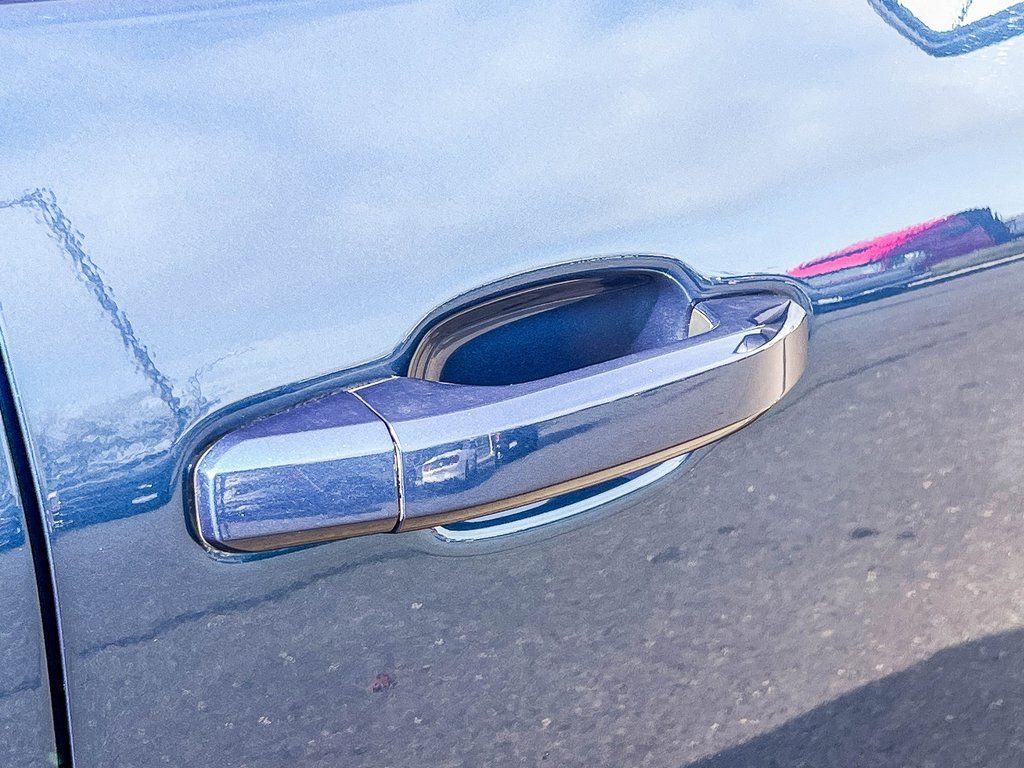 Used 2018 Chevrolet Silverado 1500 LT w/ All Star Edition image 25