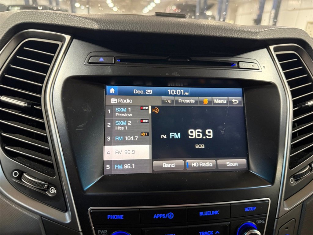 Used 2017 Hyundai Santa Fe SE image 18