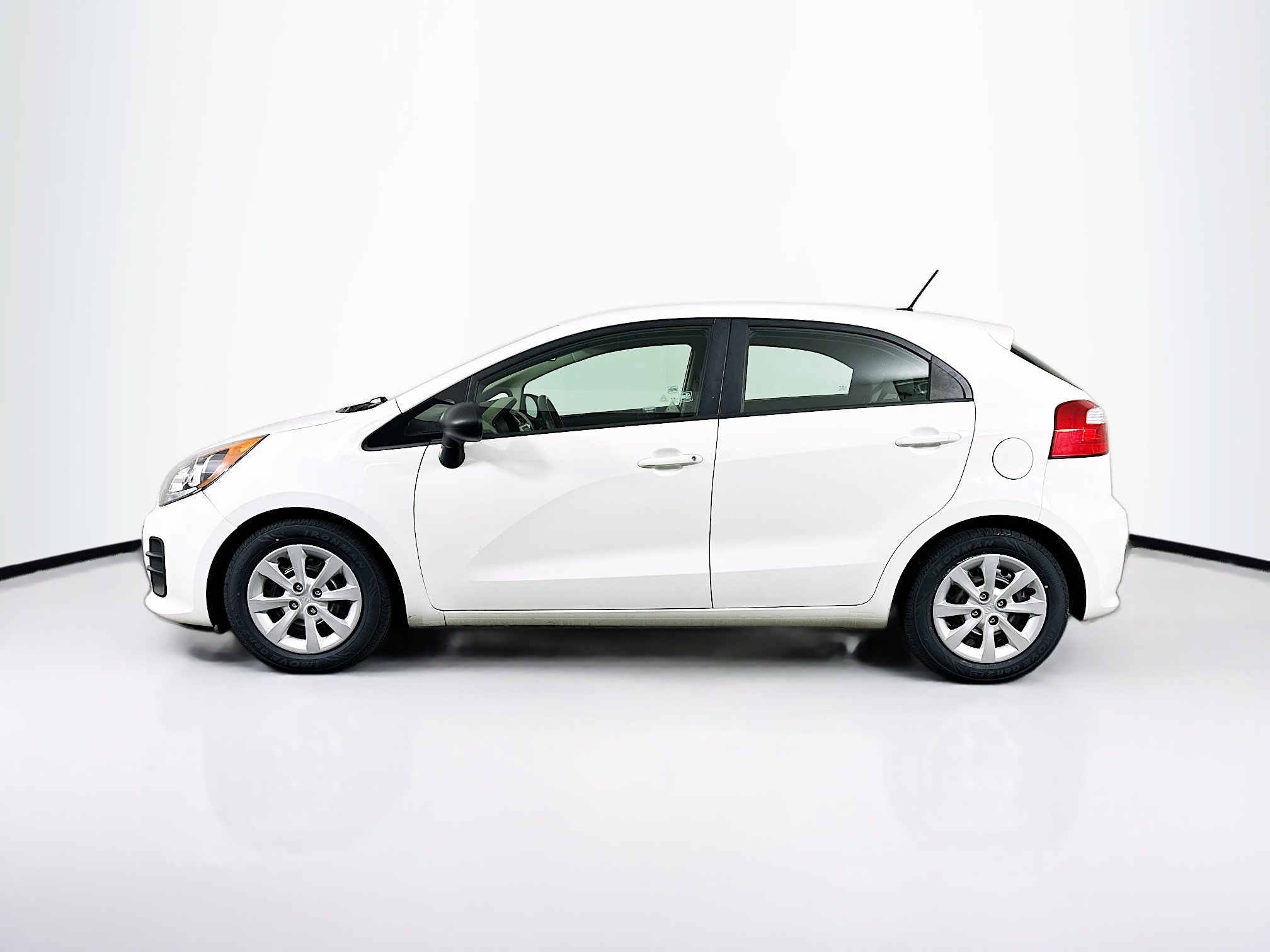 Used 2016 Kia Rio LX w/ Power Package FWD image 4