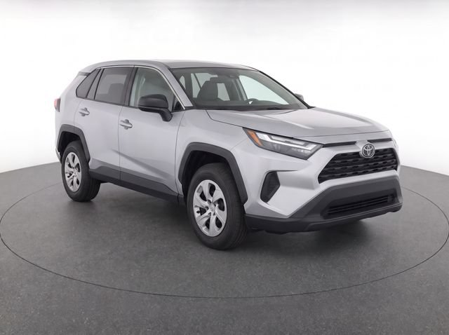 Used 2025 Toyota RAV4 LE AWD/4WD image 2