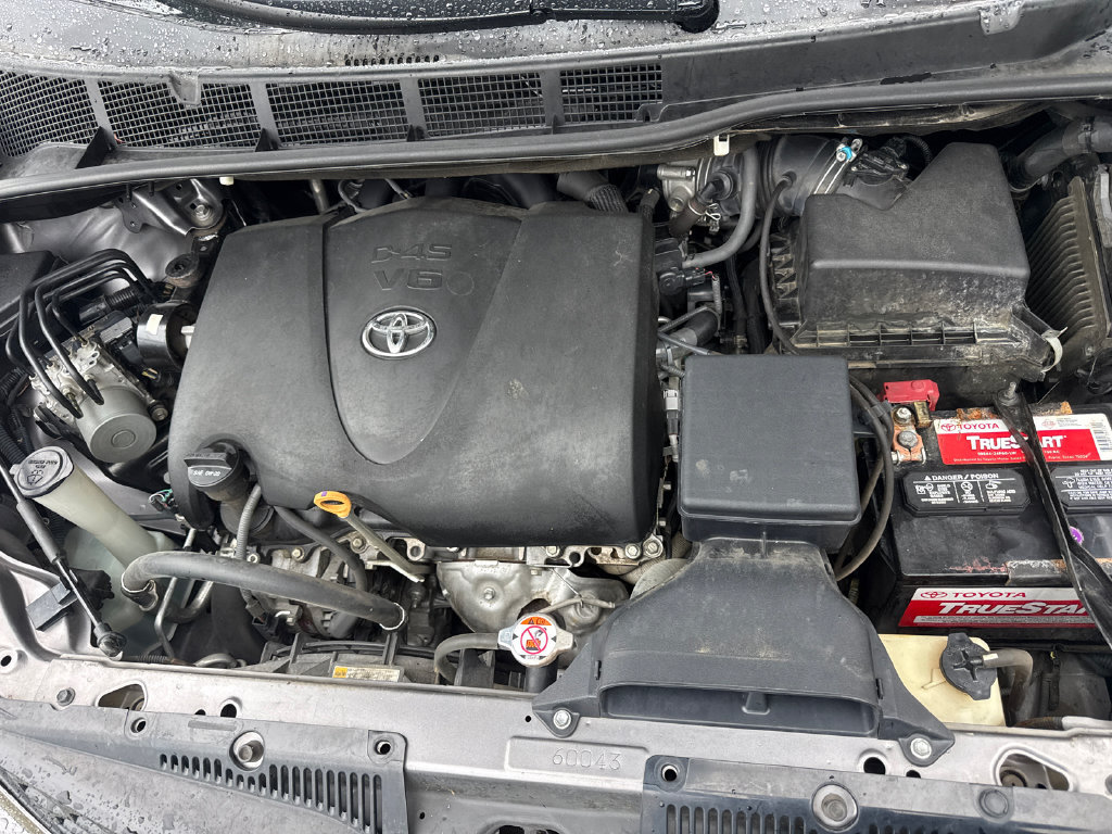 Used 2017 Toyota Sienna SE w/ SE Preferred Package FWD image 35