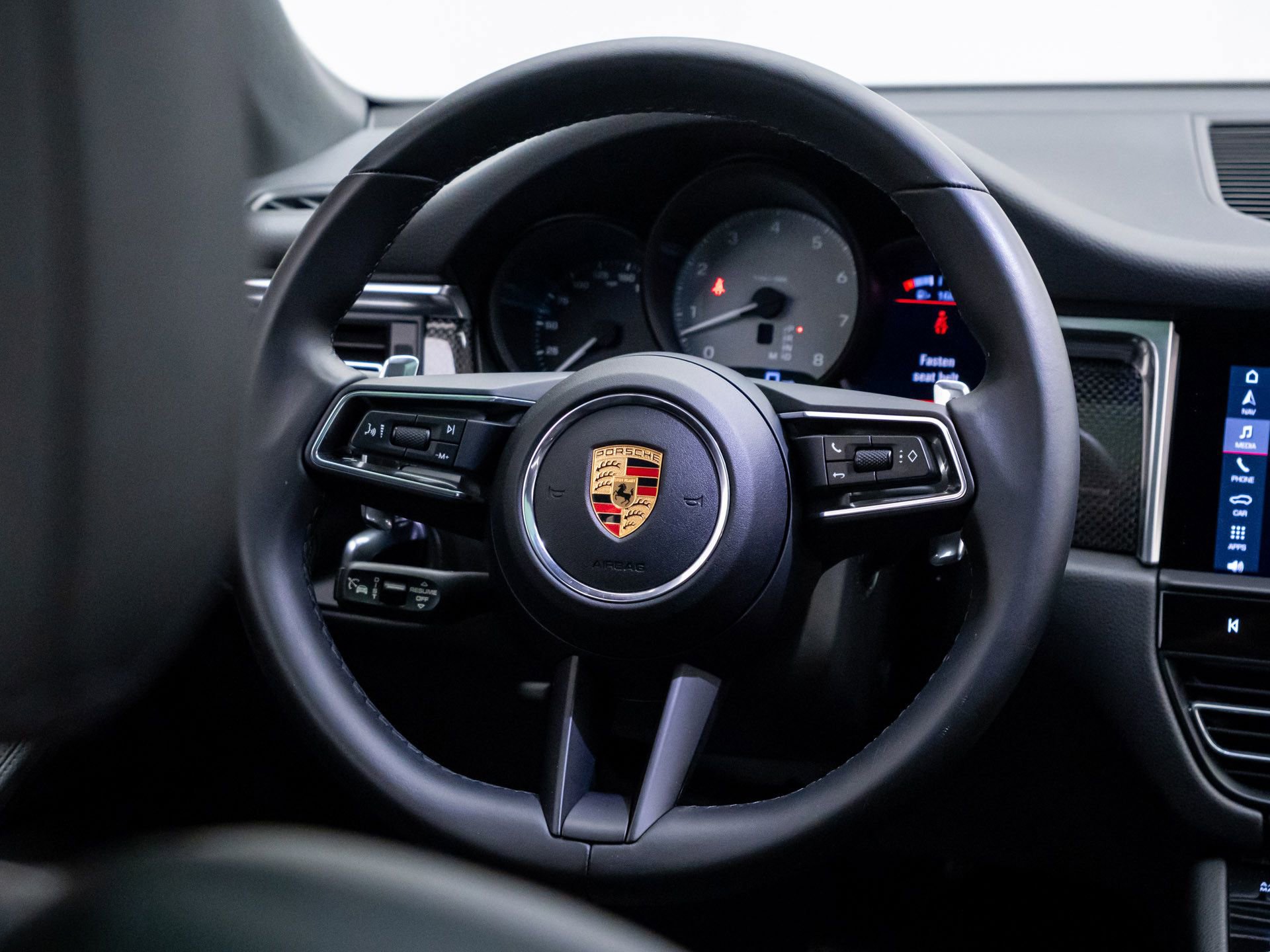 Certified 2023 Porsche Macan S AWD/4WD image 12