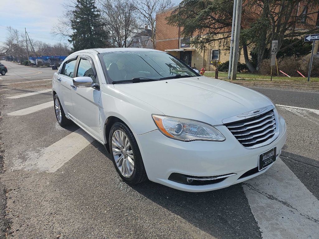 Used 2012 Chrysler 200 Limited image 3
