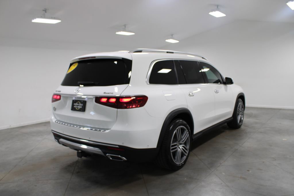 Used 2025 Mercedes-Benz GLS 450 4MATIC image 9