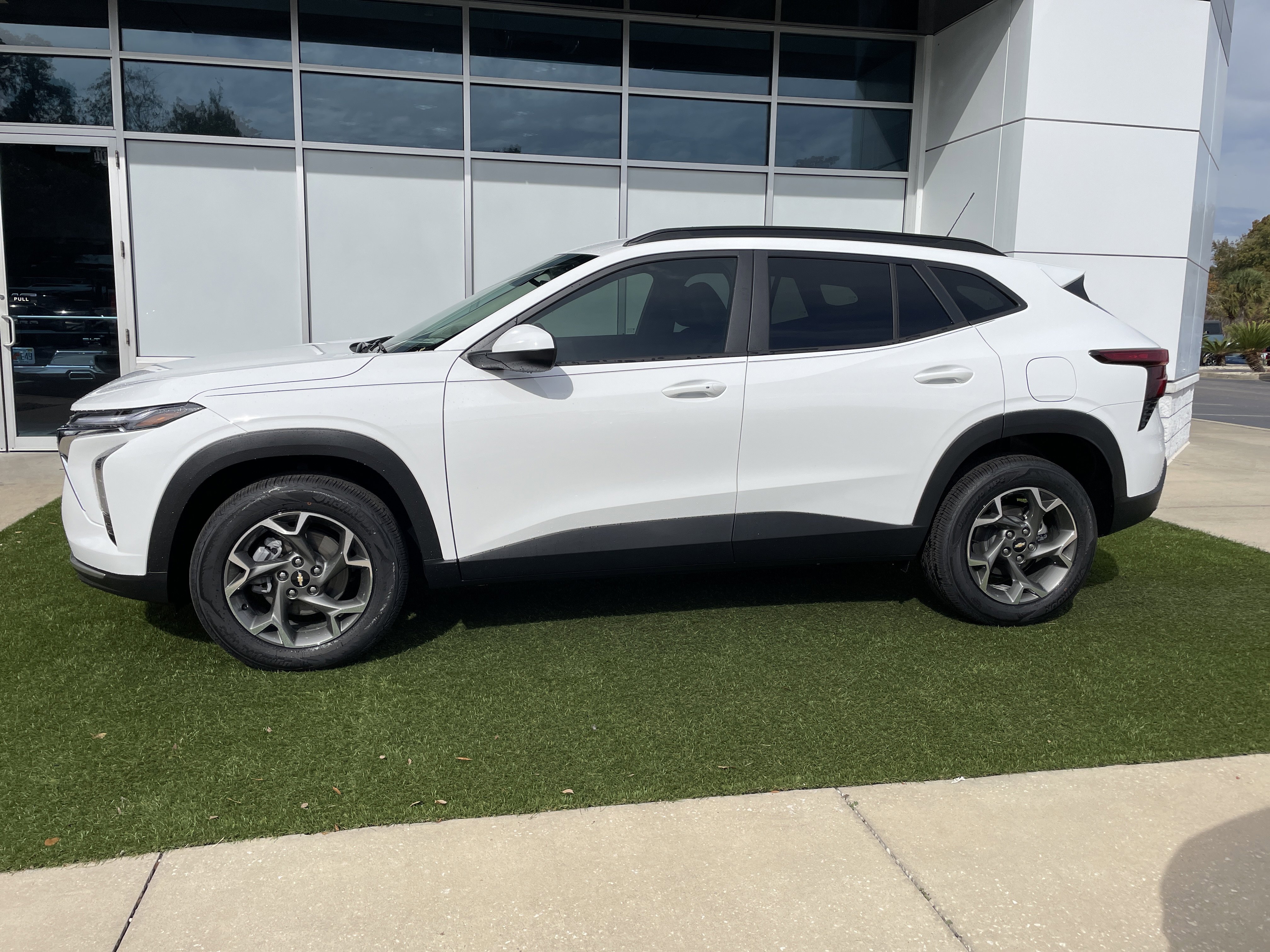 New 2025 Chevrolet Trax LT w/ Driver Confidence Package image 4