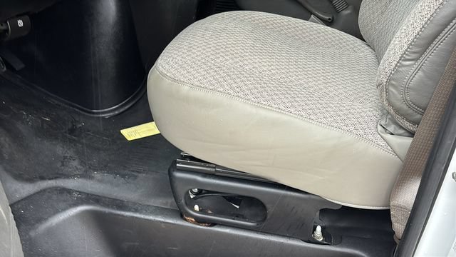 Used 2017 Chevrolet Express 3500 RWD image 22
