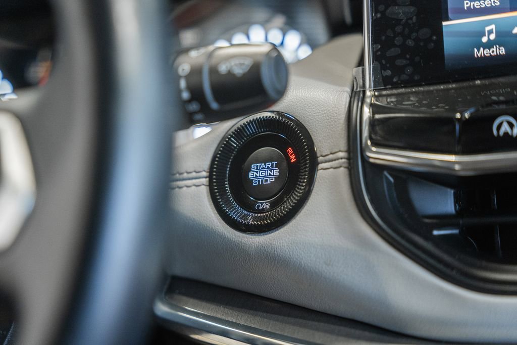 Used 2022 Jeep Compass Limited image 29