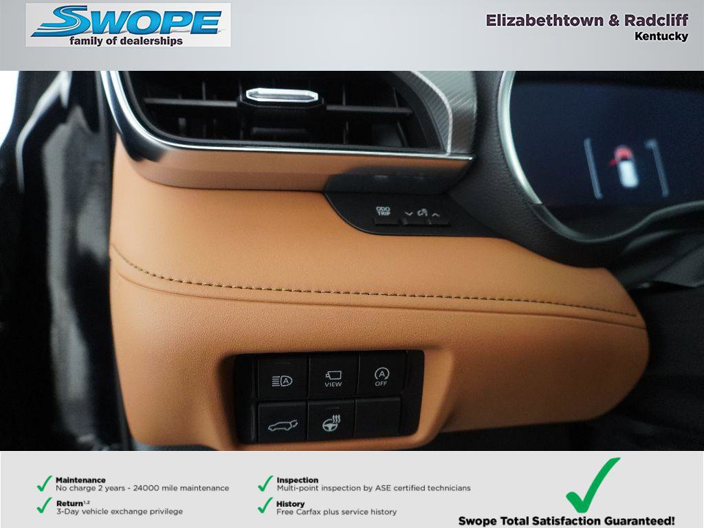 Used 2024 Toyota Highlander Platinum AWD/4WD image 16