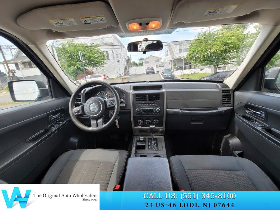 Used 2012 Jeep Liberty Sport AWD/4WD image 10