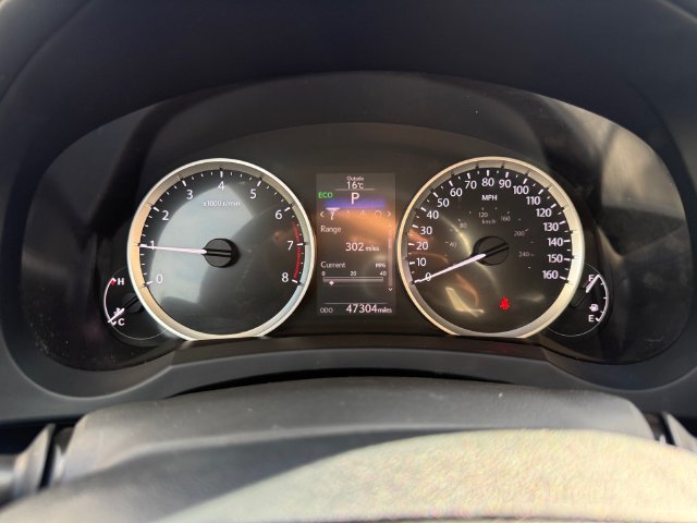 Used 2016 Lexus IS 300 AWD image 14
