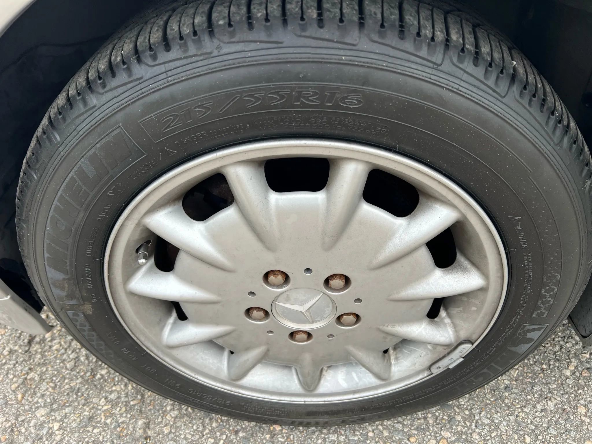 Used 2000 Mercedes-Benz E 320 Sedan image 28