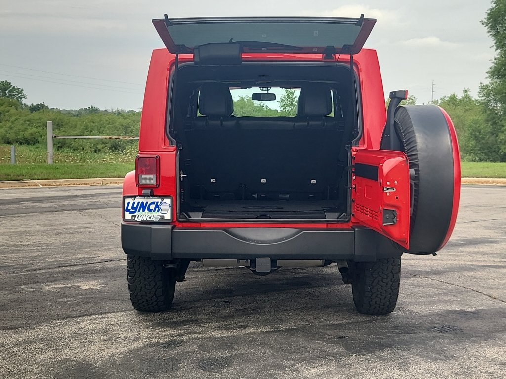 Used 2015 Jeep Wrangler Unlimited Sahara AWD/4WD image 33