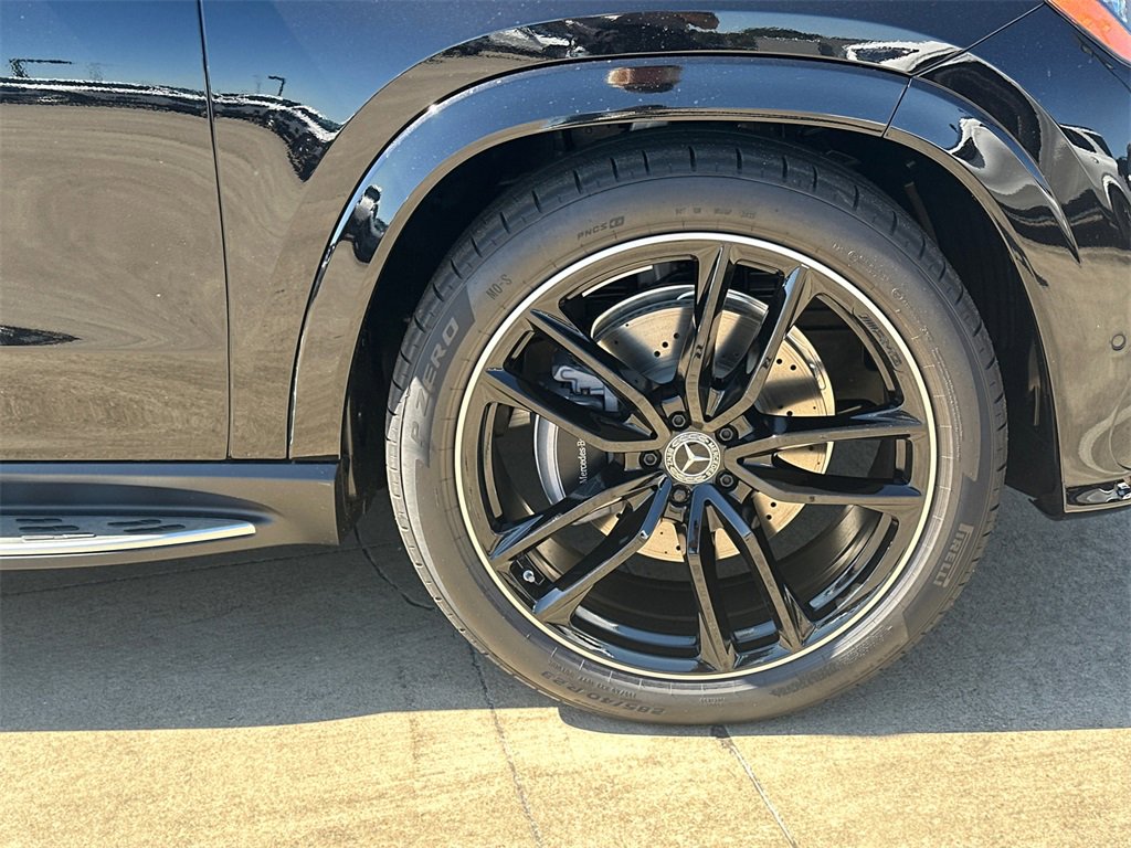 New 2026 Mercedes-Benz GLS 580 4MATIC image 14