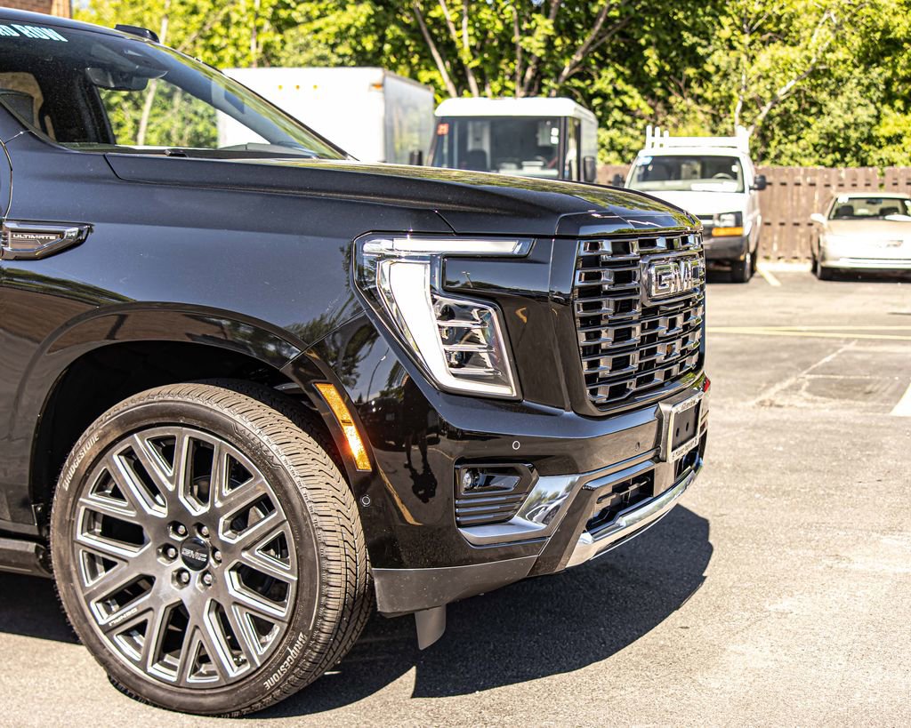 Used 2026 GMC Yukon Denali Ultimate AWD/4WD image 3