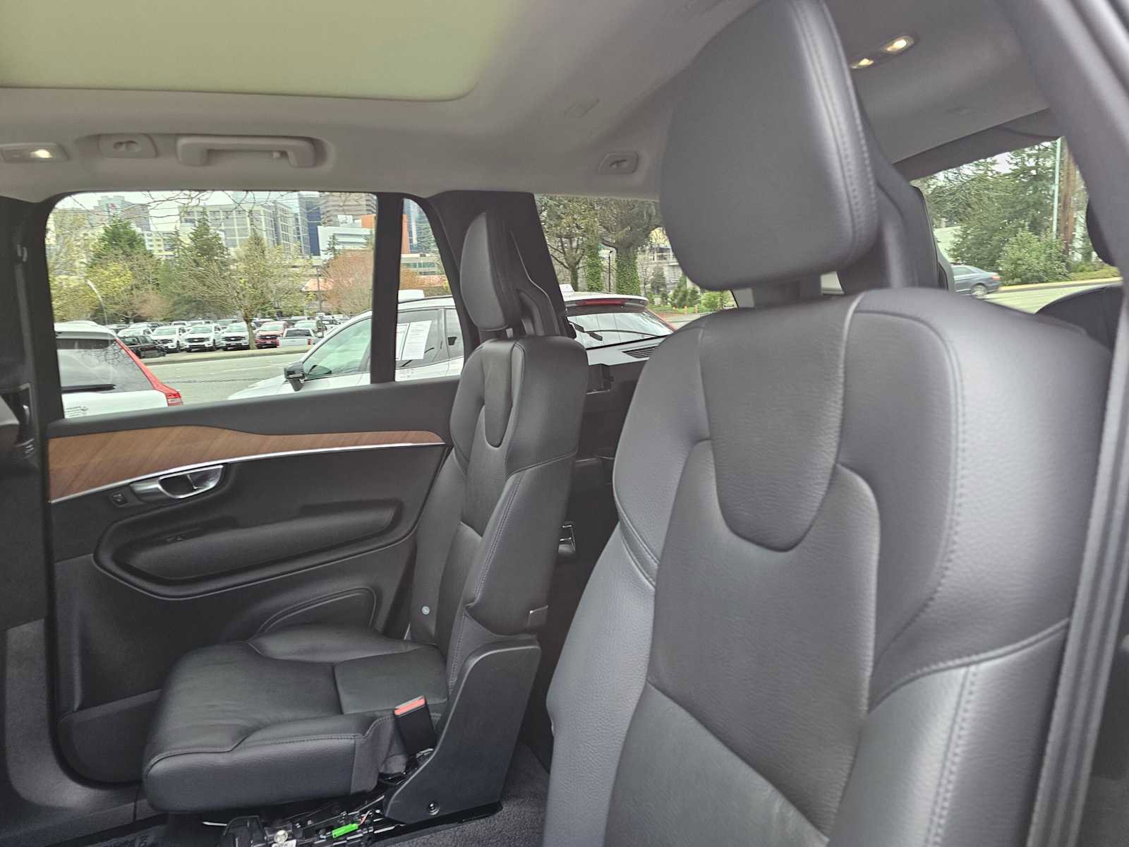 Used 2023 Volvo XC90 T8 Plus AWD/4WD image 18