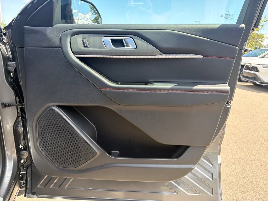 Used 2025 Ford Explorer ST-Line AWD/4WD image 9