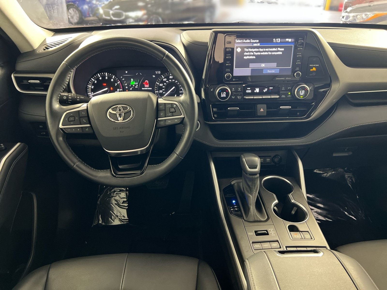 Used 2021 Toyota Highlander XLE AWD/4WD image 22
