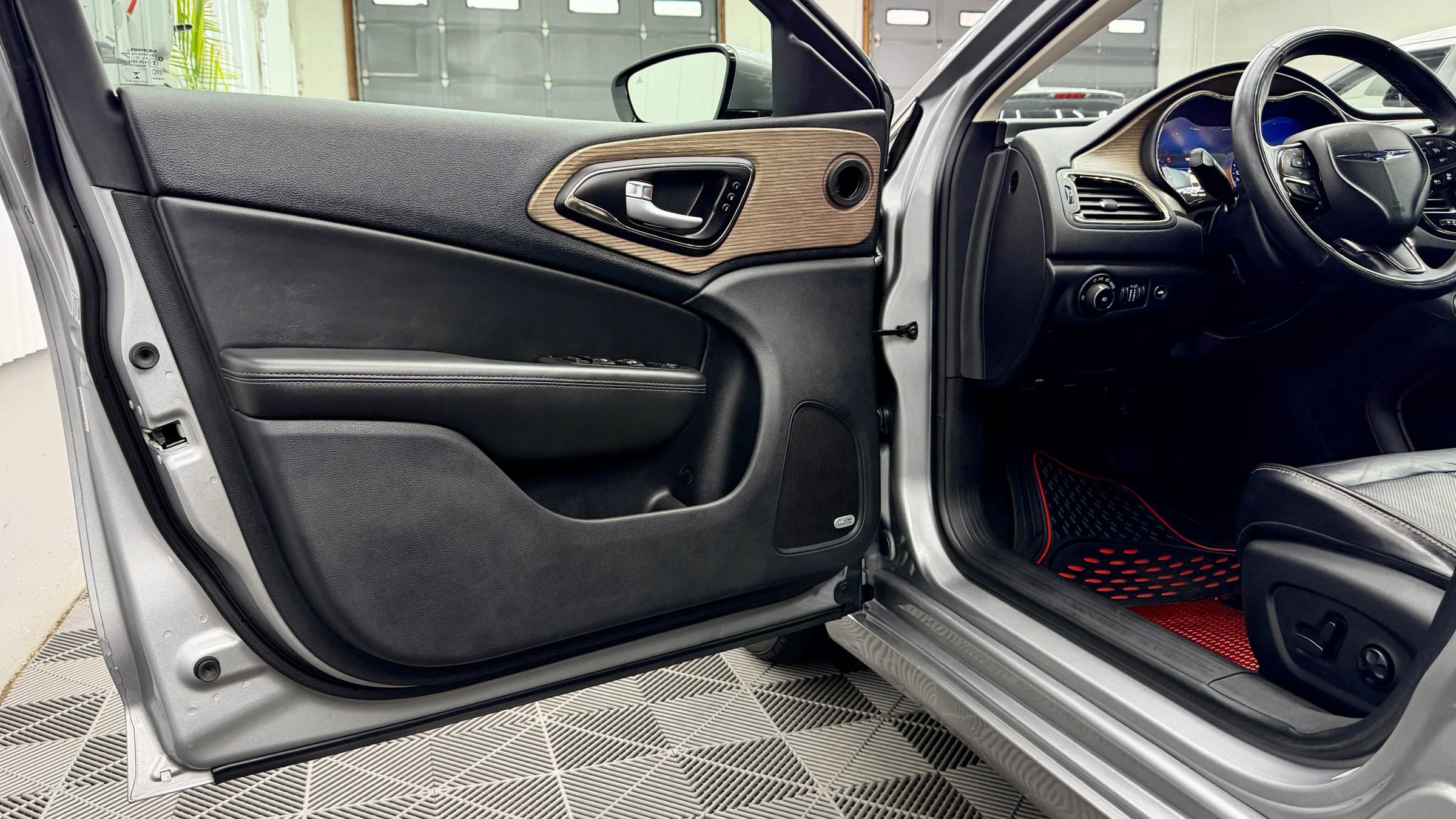 Used 2016 Chrysler 200 C w/ Premium Group image 5