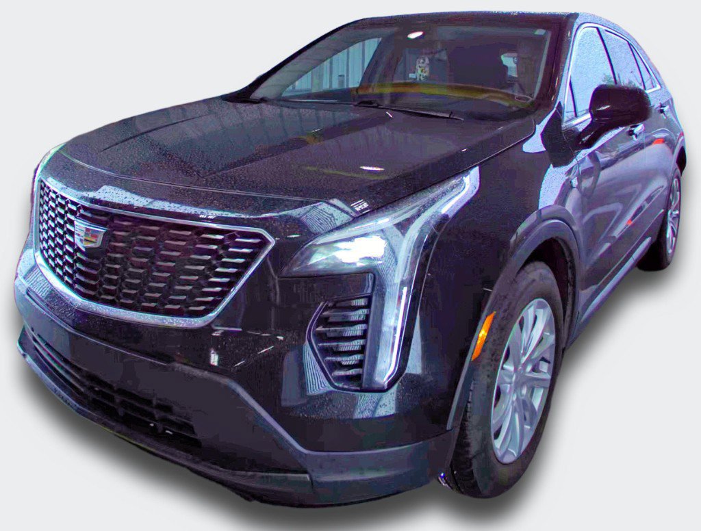 Used 2023 Cadillac XT4 Luxury w/ Cold Weather Package FWD image 2