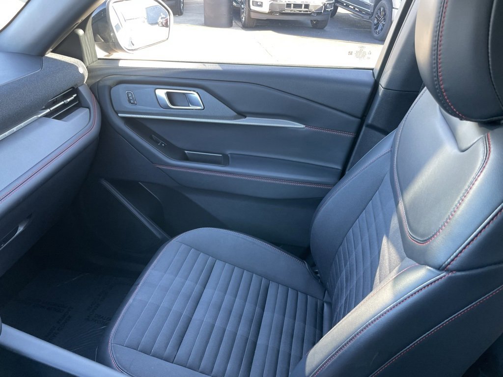 Used 2025 Ford Explorer ST-Line image 23