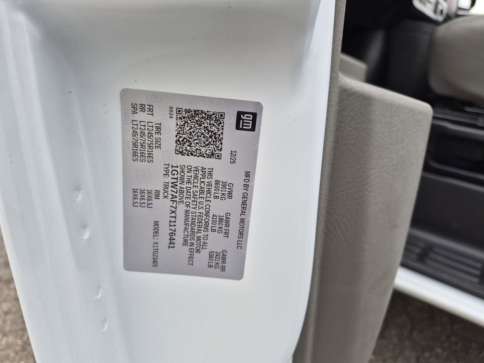 New 2026 GMC Savana 2500 w/ Enhanced Convenience Package RWD image 48