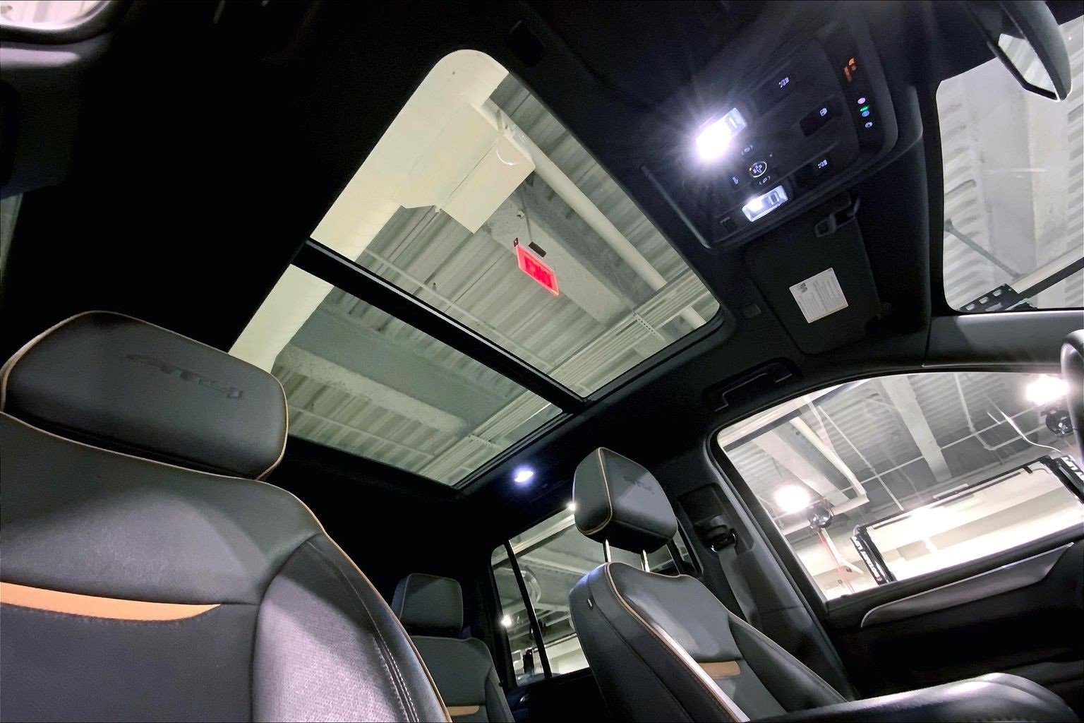 Used 2023 GMC Yukon XL AT4 image 14