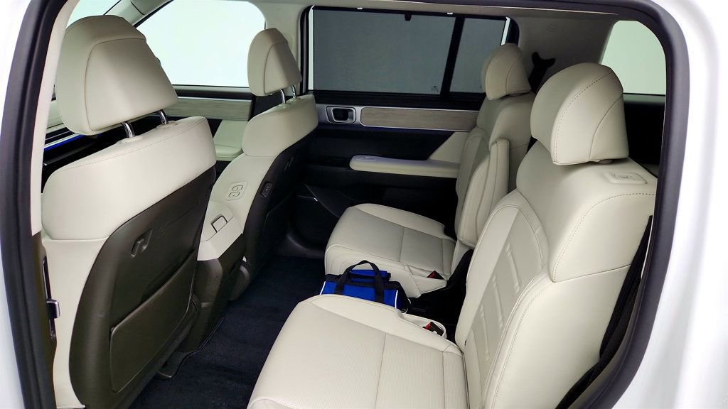 Used 2025 Hyundai Santa Fe Calligraphy image 21