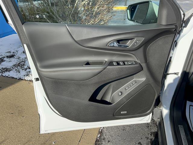 Used 2024 Chevrolet Equinox Premier image 13